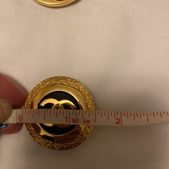 Super Rare Chanel huge vintage earrings - Picture 8 of 8